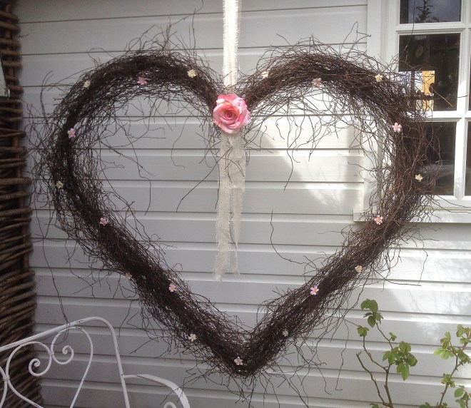 Giant Shabby Chic Heart.JPG